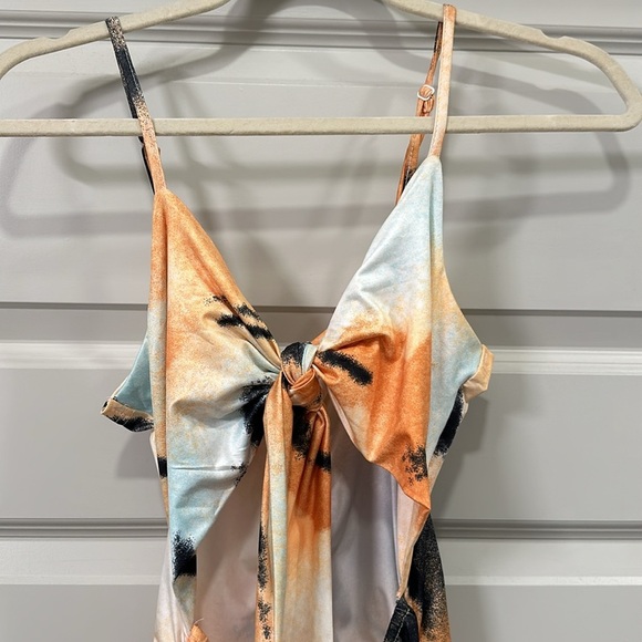 NWOT Tiger Mist Cut Out Tie Ruched Bodycon Dress Size S in Orange Multi - Picture 6 of 9